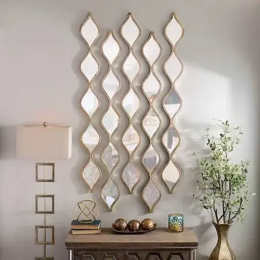 Teardrop mirror strips